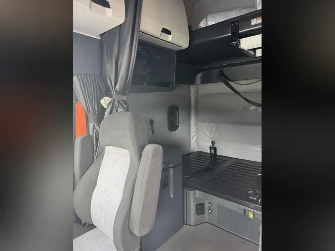 2022 Freightliner Cascadia