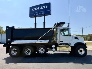 2027 VOLVO VHD84F300
