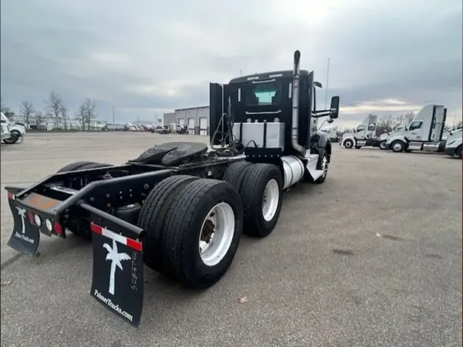 2019 Kenworth T880