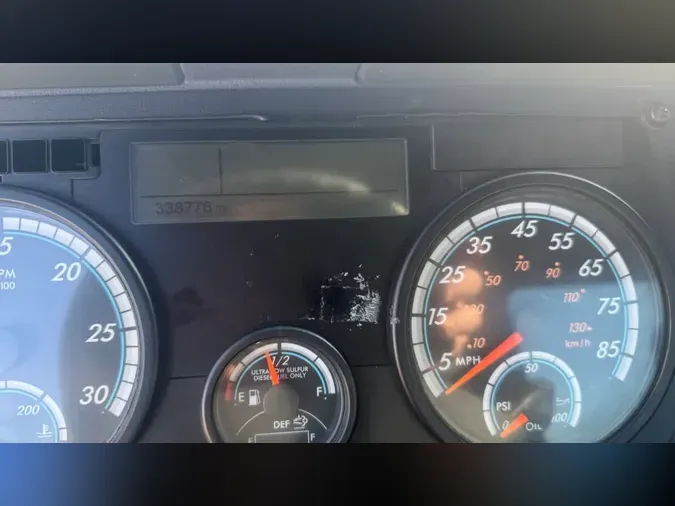 2017 FREIGHTLINER/MERCEDES CASCADIA 113