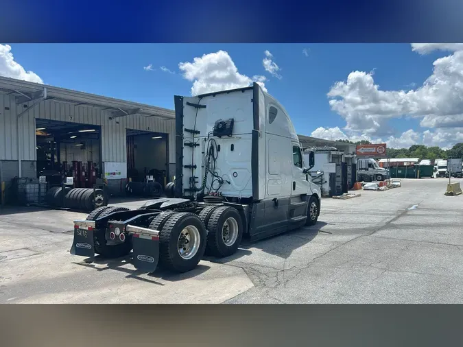 2022 Freightliner Cascadia 126