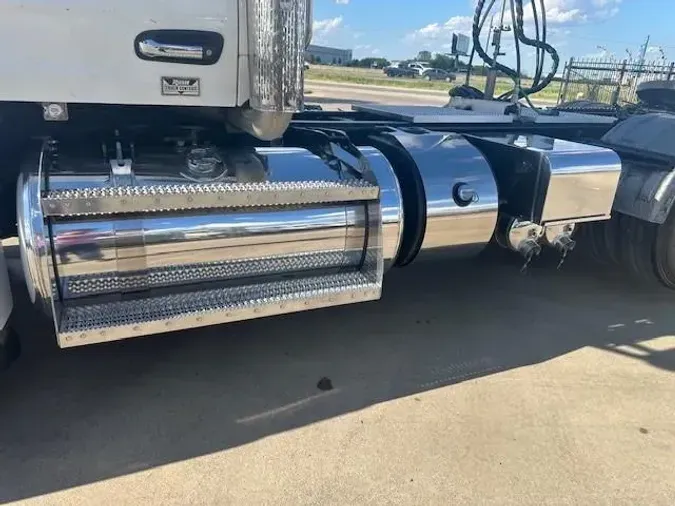 2020 Peterbilt 567