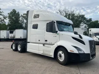 2019 VOLVO VNL64760