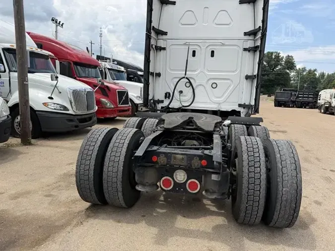2021 FREIGHTLINER CASCADIA 126