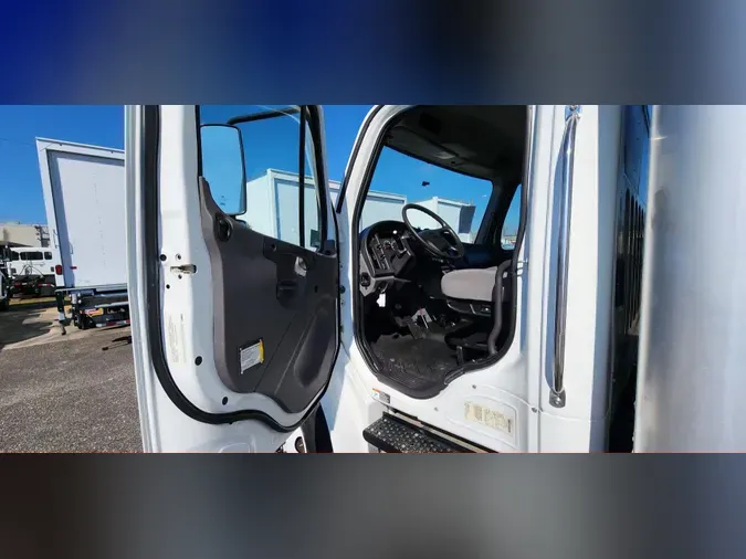 2018 Freightliner Business Class M2 106