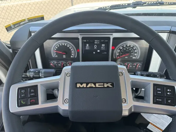 2026 MACK GR84B