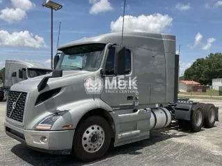 2026 VOLVO VNR64T640