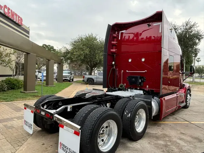 2023 Peterbilt 579