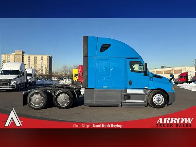 2022 FREIGHTLINER CA126