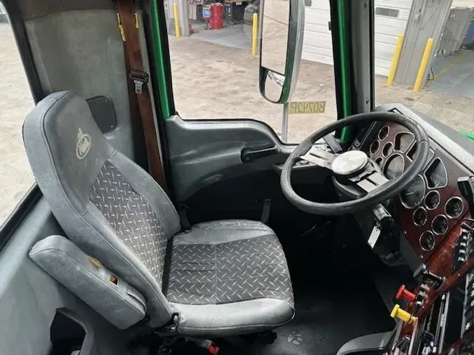 2018 MACK CXU613