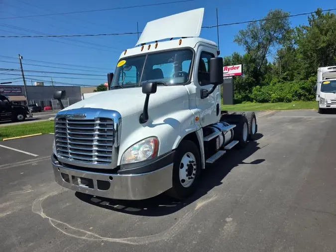 2019 FREIGHTLINER/MERCEDES CASCADIA 12550136a3a28748564a18801075bd22c71