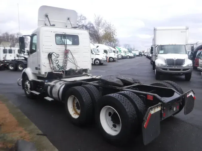 2019 VOLVO VNL