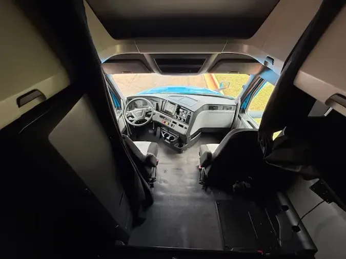 2021 FREIGHTLINER CASCADEVO1