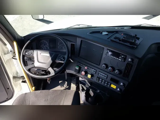 2023 Freightliner Cascadia 126