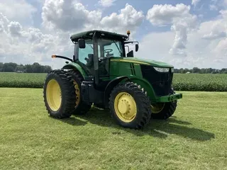 2011 John Deere 7230R