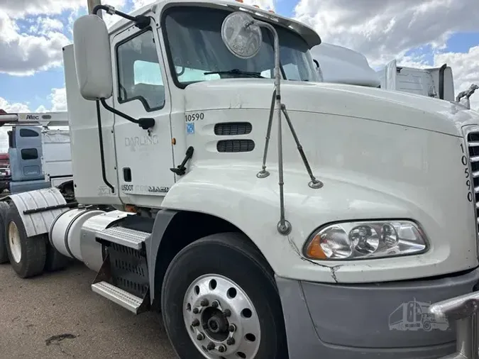 2014 MACK PINNACLE CXU613