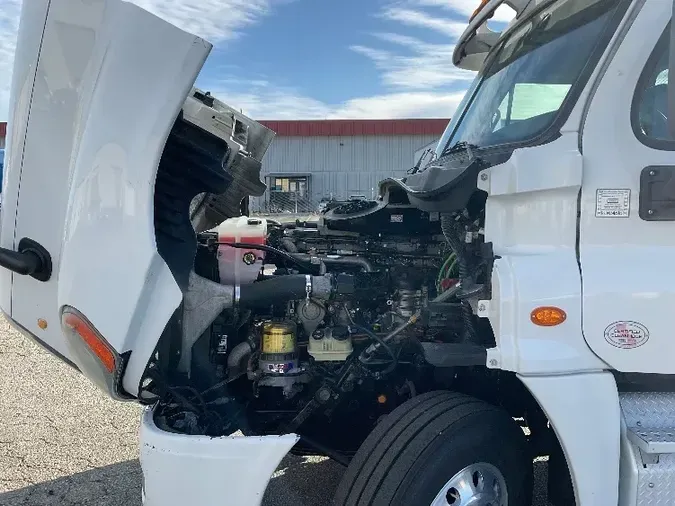 2018 Freightliner X12584ST