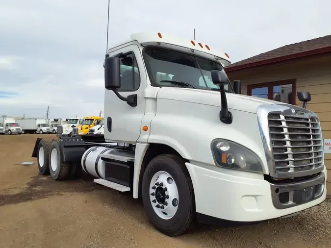 2017 FREIGHTLINER/MERCEDES CASCADIA 125