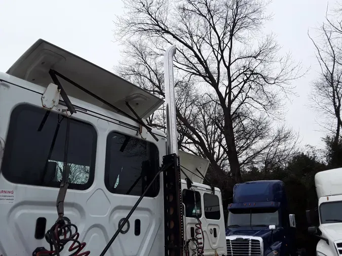 2018 FREIGHTLINER/MERCEDES CASCADIA 125