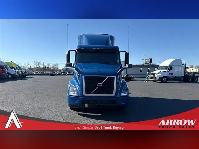 2022 VOLVO VNL640