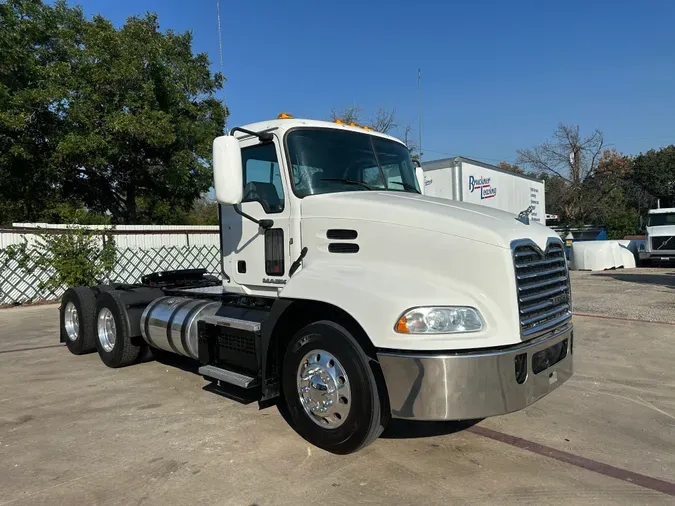 2018 MACK CXU613