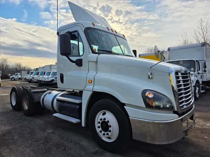 2018 FREIGHTLINER/MERCEDES CASCADIA 125