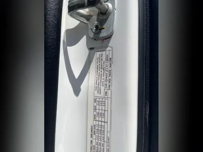 2020 Peterbilt 567