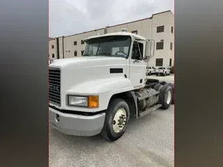 2003 MACK CHU613