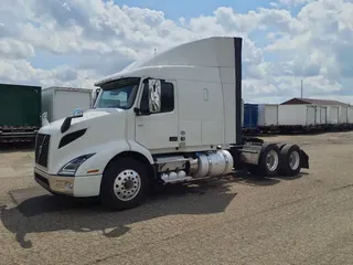 2020 VOLVO VNR62T640