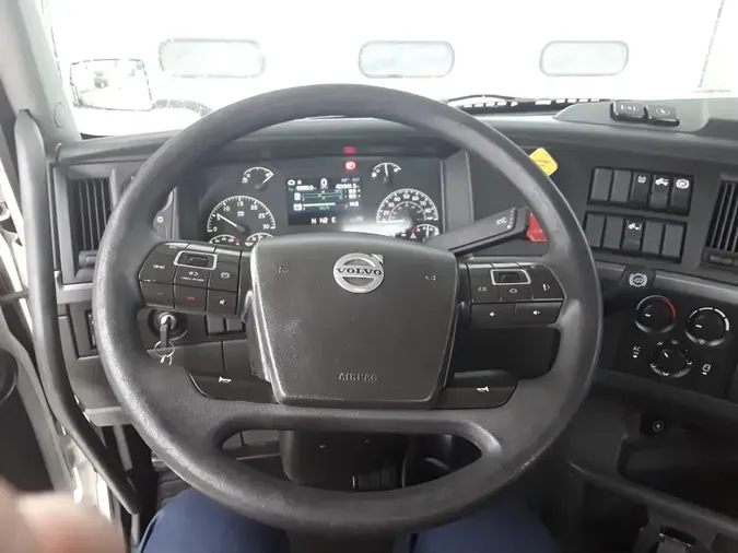 2019 VOLVO VNR42T 300