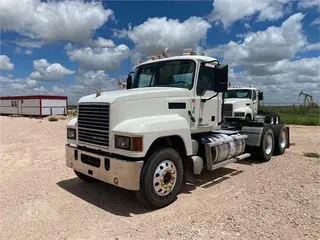 2019 MACK CHU613