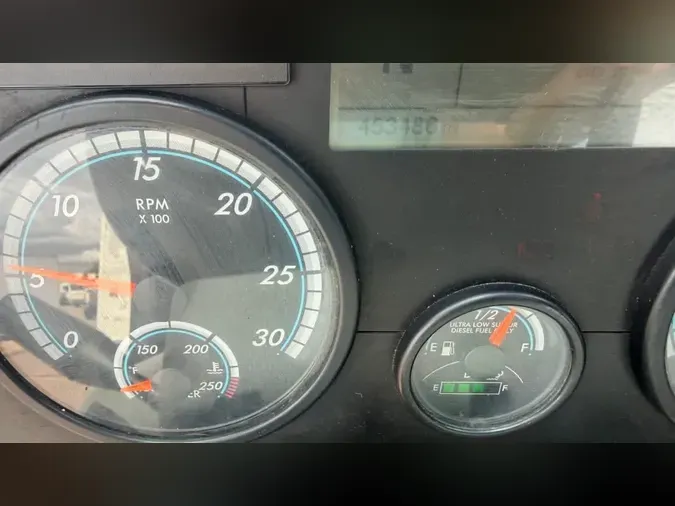 2017 FREIGHTLINER/MERCEDES CASCADIA 113