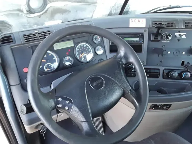 2017 FREIGHTLINER/MERCEDES CASCADIA 113
