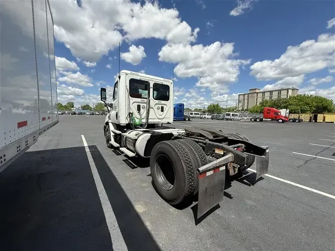 2016 FREIGHTLINER CASCADIA