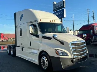 2019 Freightliner Cascadia 126