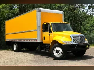 2018 International 4300 SBA 4X2