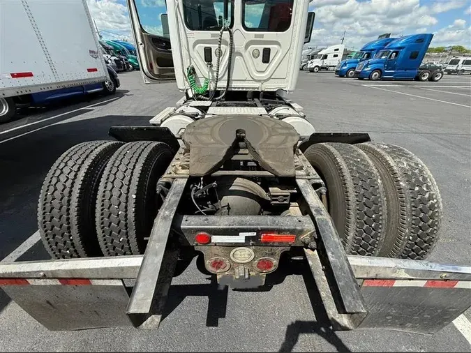 2016 FREIGHTLINER CASCADIA