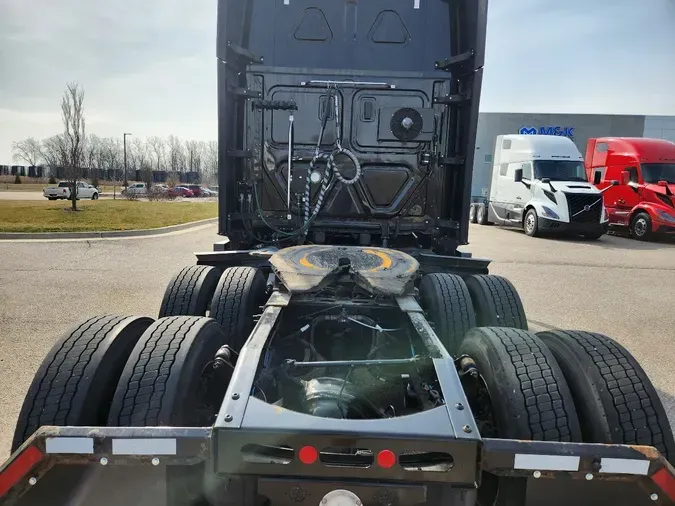 2022 FREIGHTLINER Cascadia 126