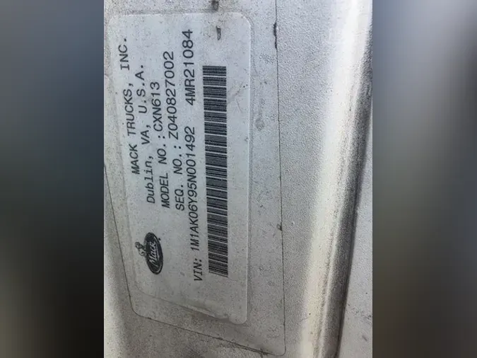 2005 MACK VISION CXN613503f0caba14d9447fb79e89f0bbc7bcd