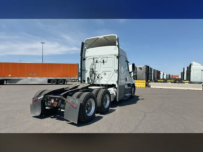 2020 Freightliner Cascadia