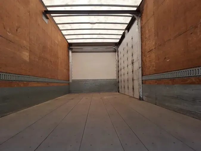 2018 FREIGHTLINER M2 106