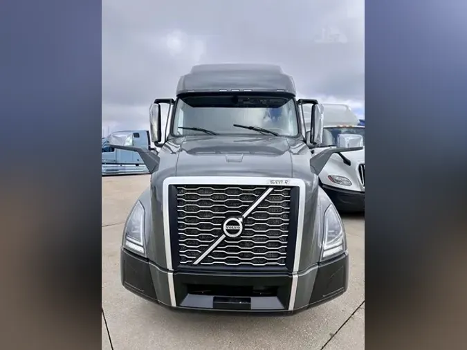 2022 VOLVO VNL64T760