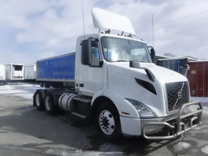 2019 VOLVO VNL