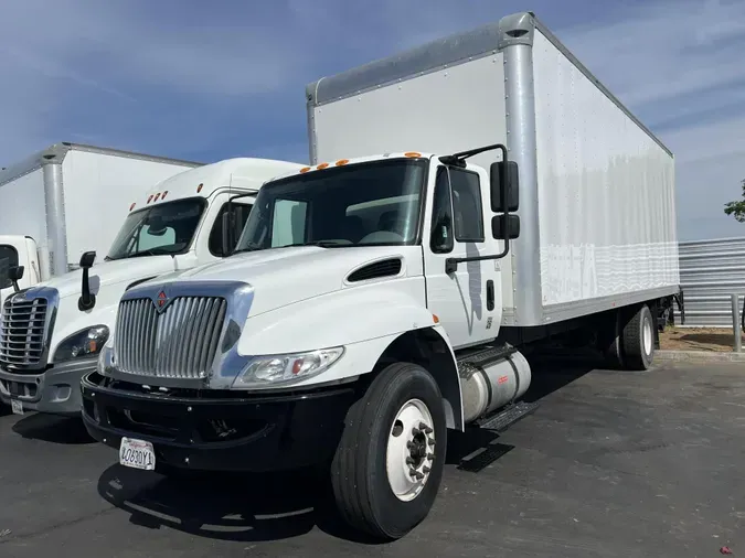 2018 International 4300-4X2