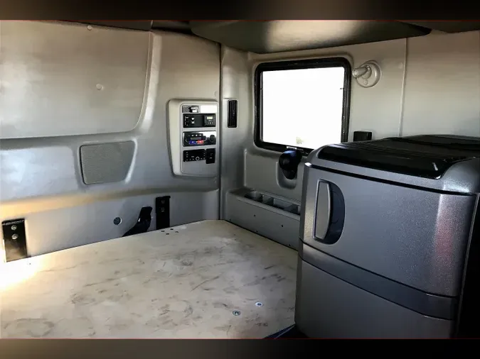 2022 INT LT625 6x4