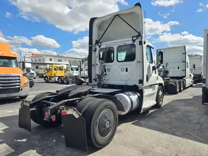 2020 FREIGHTLINER/MERCEDES CASCADIA 125