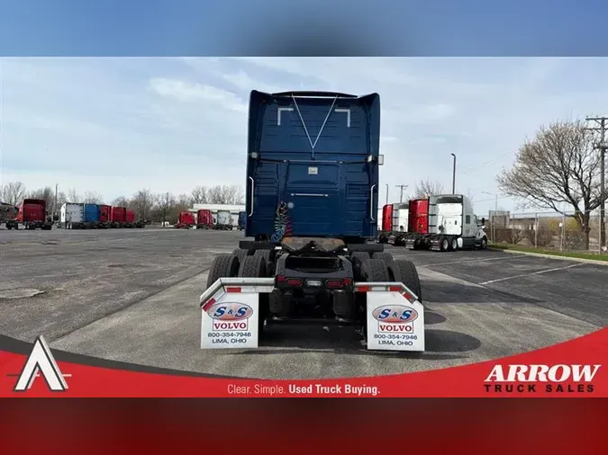 2023 VOLVO VNL760