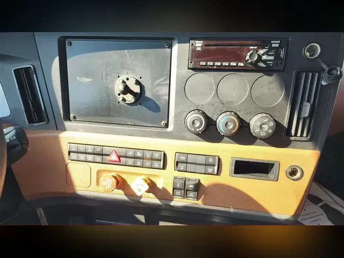 2020 FREIGHTLINER CA126