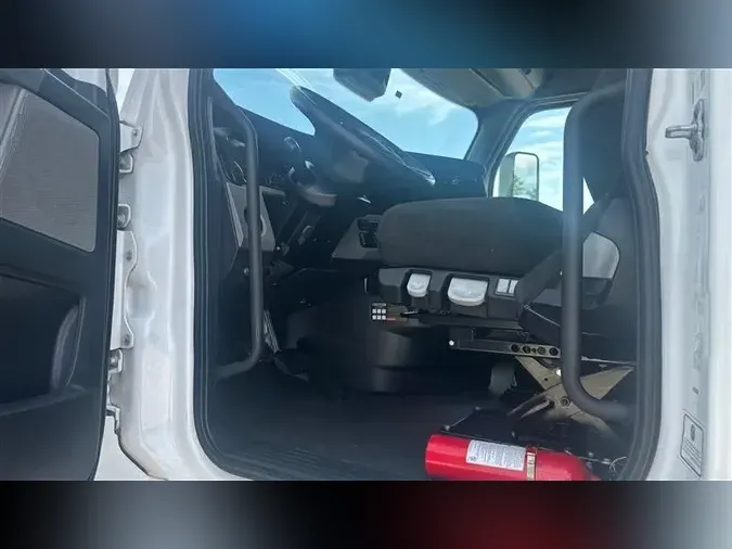 2021 FREIGHTLINER CA126