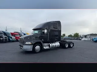 2017 MACK CXU613